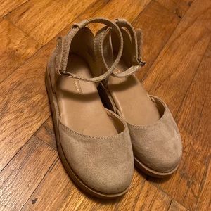 Baby girl swade shoes size 8